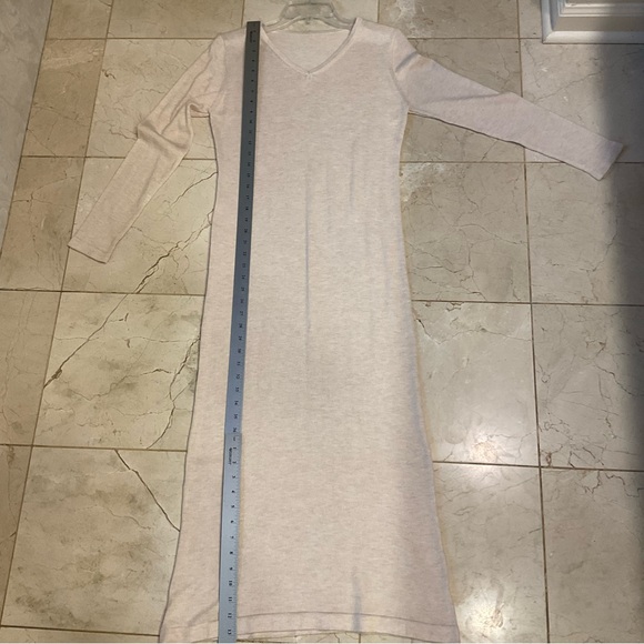 Sweater dress, long and lean, v-neck, oatmeal color, long sleeve, soft, Sz Small - Picture 8 of 8